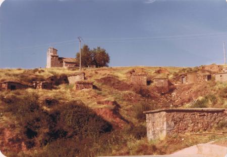 Las Bodegas y la Iglesia 1982